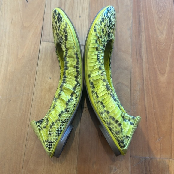 Tory Burch Snakeskin Embossed Ballet Flats Shoes Size 7 neon Yellow highlight - Picture 5 of 10